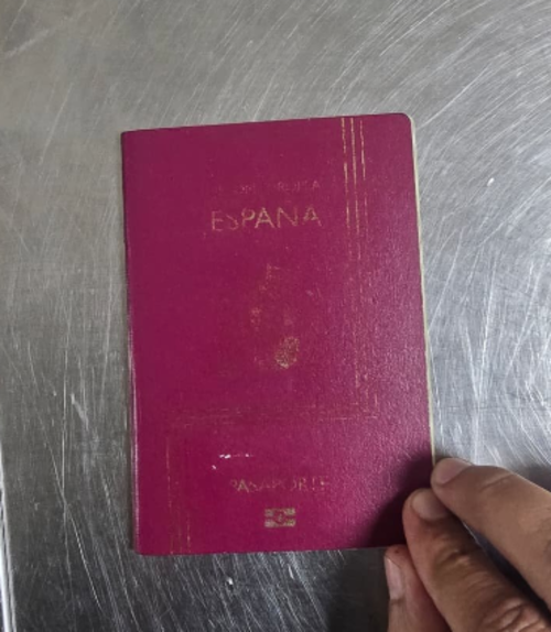 El pasaporte y otras evidencias fueron incautadas. (Foto: PNC)