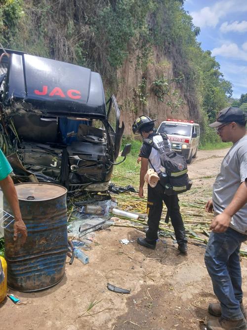 El piloto fue rescatado y trasladado a un centro asistencial. (Foto: CVB)