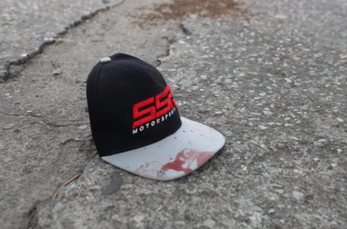 Una gorra quedó abandonada en el lugar y fue tomada como posible evidencia del ataque. (Foto: CMB)