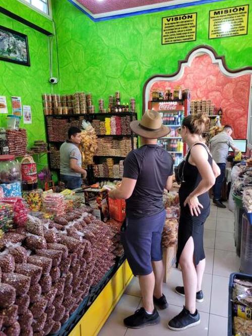 Los visitantes también pueden comprar los derivados del producto. (Foto: Descubre Oriente Gt)