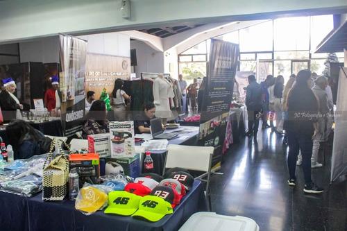 Empresas preparan sus productos para presentarlos durante la exposición. (Foto: Organización Empresarial Guatemala)