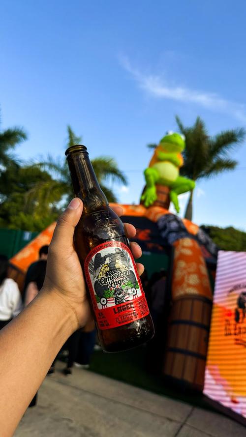 Cervecería Artesanal El Zapote, cerveza, American Lager, Mejor tarde que nunca, Romeo Santos, Prince Royce, Guatemala, Soy502