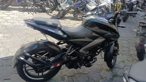 Los presuntos asaltantes se transportaban en una motocicleta. (Foto: PNC)