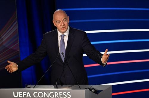 La UEFA prepara esa denuncia por "gestión desleal", para intentar demostrar que Infantino dañó de manera intencionada los intereses de la FIFA. (Foto: AFP)