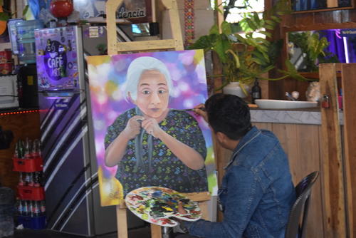 Personajes locales lo inspiran para dar vida a sus obras de arte. (Foto: Edwin Gua/Colaborador)
