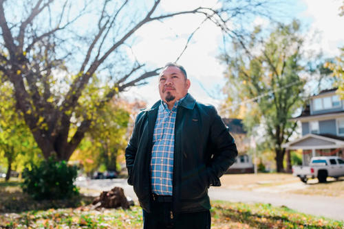 Romeo Pérez compró la identidad falsa por $250 para poder trabajar en Misuri. (Foto: The New York Times)