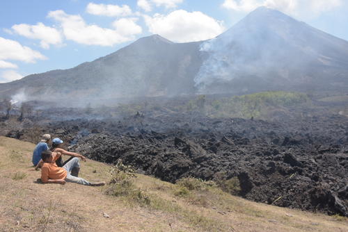 El coloso de San Vicente Pacaya regala un espectáculo impresionante, pero en el 1998 fue el protagonista de una emergencia ambiental. (Foto: Antonio Pineda)
