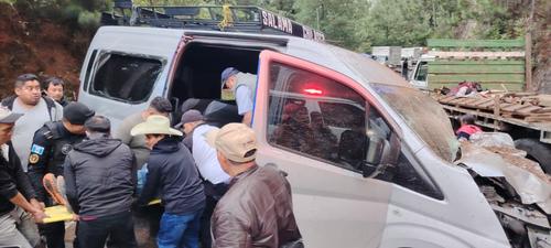 Las víctimas fueron trasladadas a un centro asistencial. (Foto: CVB)