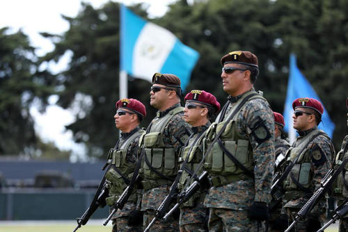 El mecanismo facultaría al comandante general del Ejército para seleccionar a los perfiles idóneos entre el personal retirado, según el diputado ponente Boris España. (Foto: Archivo/Soy502)