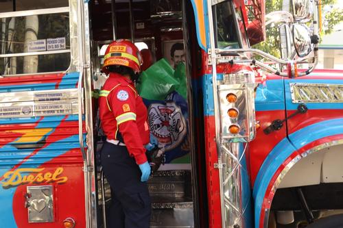 El conductor del transporte falleció debido al ataque armado. (Foto: Bomberos Municipales)