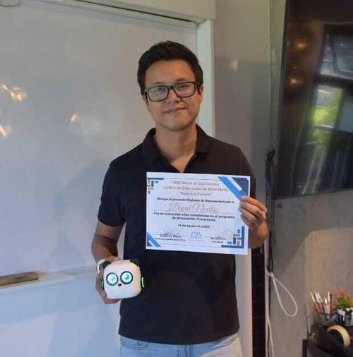 Hackerspace eSociety galardonado con el premio departamental de emprendimiento en 2019. (Foto: Cortesía/Nicolas Maker)