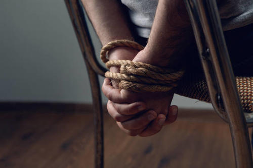Los criminales le hacen creer a terceros que la víctima se encuentra secuestrada. (Foto ilustrativa: iStock)