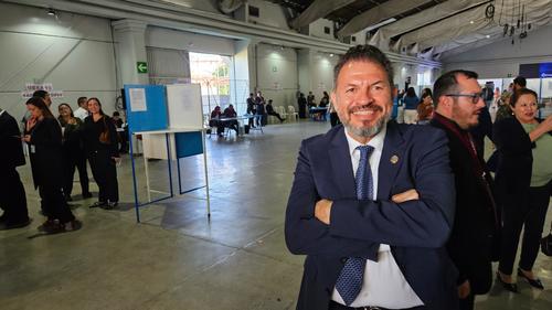 "El Rey del Tenis" en las votaciones del CANG. (Foto: Estuardo Paredes/Nuestro Diario)