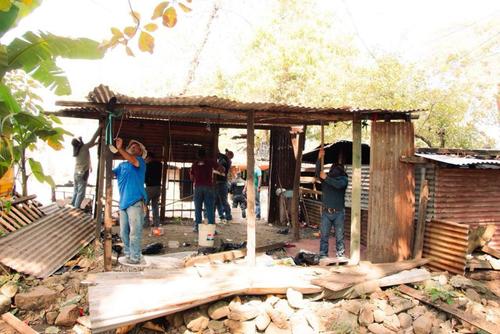 Boteo destacó la demolición de casetas y negocios informales ubicados en los alrededores del centro carcelario, las cuales eran utilizadas para vigilar a guardias, visitantes y fuerzas de seguridad, además de facilitar el ingreso de ilícitos como teléfonos celulares, drogas y armas de fuego a Renovación I. (Foto: Archivo/Soy502).