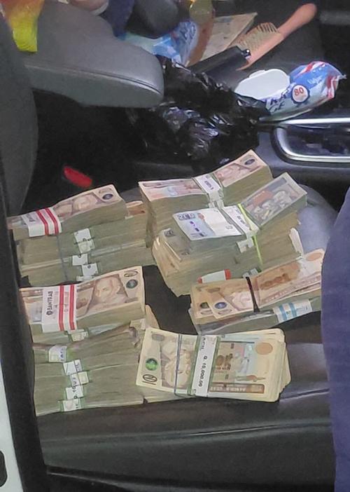 El total del dinero en efectivo era de Q345,700, el cual la mujer no logró justificar su procedencia. (Foto: MP)