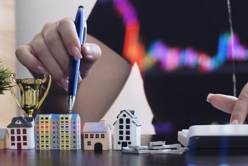 Oakstone Capital se dedica a la estructuración y administración de inversiones en bienes raíces. (Foto: Canva/Soy502)