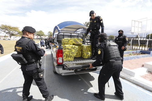 La presunta droga será resguardada en bodegas policiales. (Foto: Jorge Senté/colaborador)