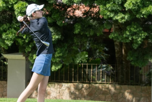 Para esta tercera edición del torneo anual invitacional Copa Universales 2026, son 88 jugadores lo que disputan las primeras rondas. (Cortesía)