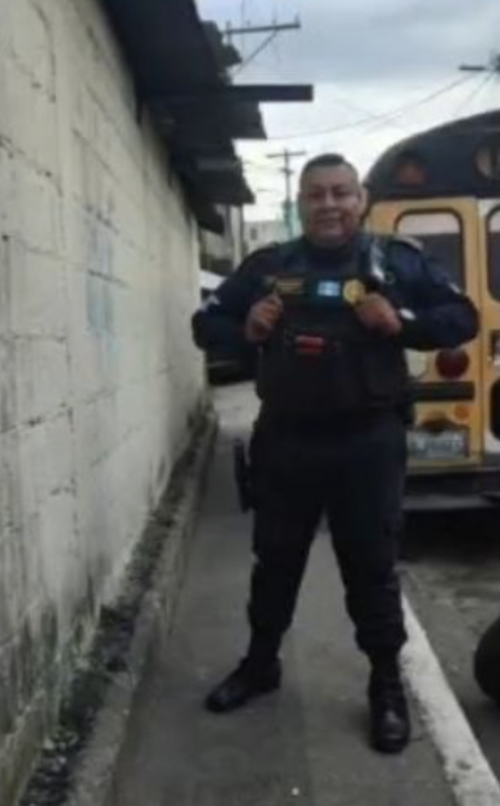 El agente falleció tras haber estado internado en el IGSS de zona 7 de Mixco (Foto: Redes Sociales)