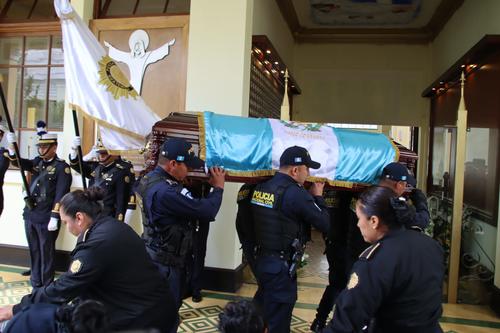 El agente fue atacado mientras estaba cumpliendo con su deber. (Foto: PNC)