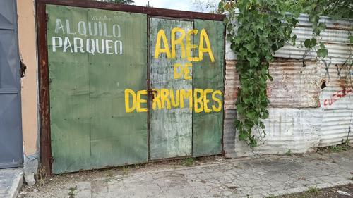 Los lugares más afectados han sido señalizados por los mismos propietarios a sugerencia de la Conred. (Foto: Edwards Morales/Colaborador)