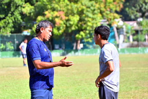 Desde su retiro ha estado aconsejando a los jóvenes para que mejoren sus técnicas de futbol. (Foto: Henry López/Colaborador)