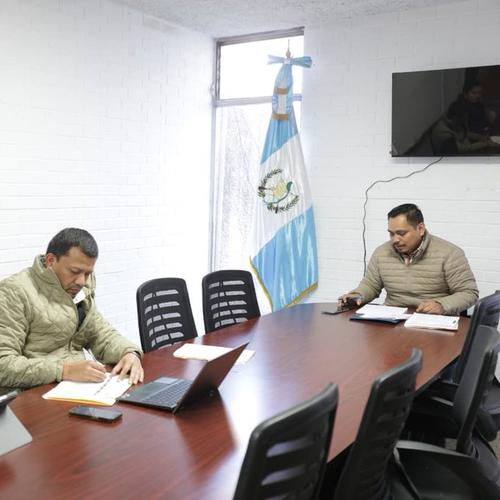 Autoridades de Covial señalaron una serie de atrasos administrativos en temas relacionados a proyectos de carreteras en el país. (Foto: Congreso Guatemala)