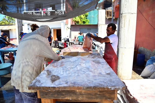 La sal tiene que ser de primera calidad para que el pescado no se arruine. (Foto: Henry López/Colaborador)