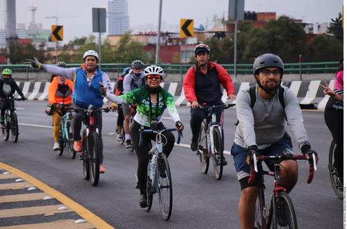 Compartir en grupo permite conocer otras experiencias y enriquecen tu vida. (Foto: Archivo)