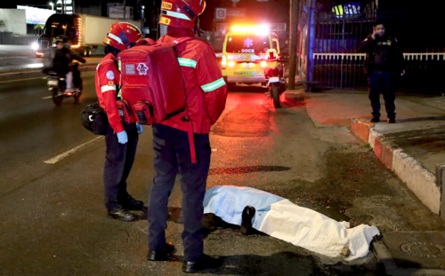 El incidente armado fue en el kilómetro 13.5 de la ruta a El Salvador, jurisdicción de Santa Catarina Pinula. (Foto: Jose Santizo/CBM)