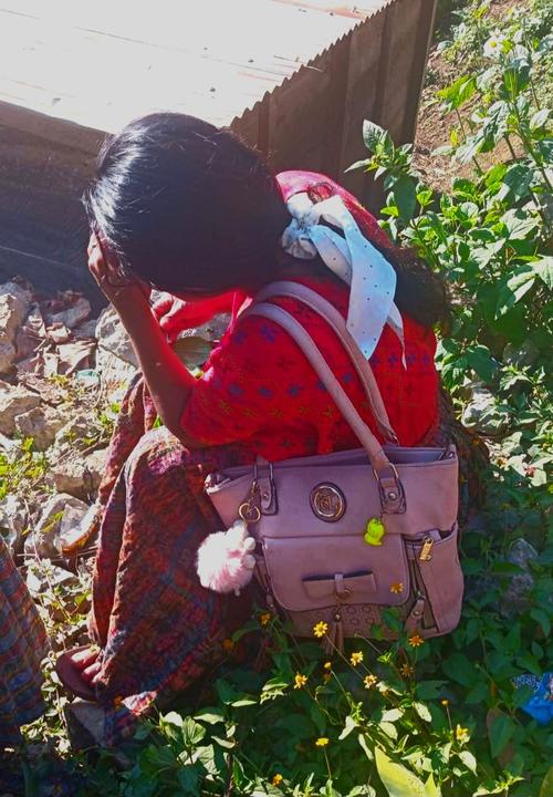 La madre de la menor se encontraba vendiendo productos agrícolas a un costado de la carretera. (Foto: Irma Tzi / colaboradora)