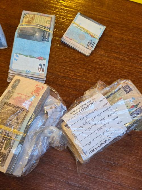 Dinero localizado durante los allanamientos (Foto: MP)
