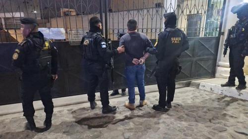 El presunto narcotraficante capturado. (Foto: PNC)