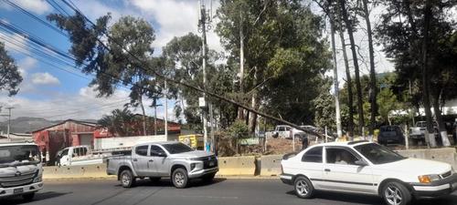 El cierre de uno de los carriles se encuentra sobre el kilómetro 21 de la ruta al Pacífico. (Foto: PMT de Villa Nueva)