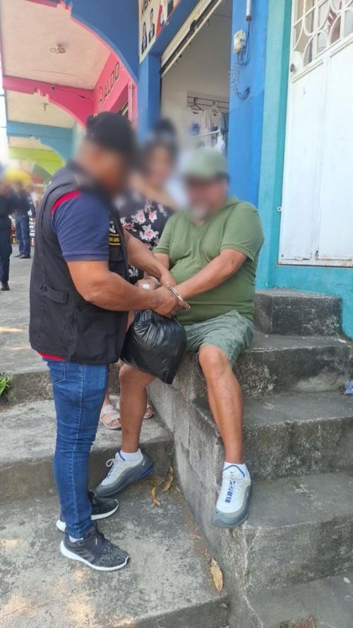 El presunto líder criminal Juan G., fue trasladado al juzgado correspondiente. (Foto: MP)