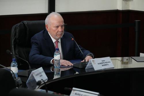 Roberto Molina Barreto, actual magistrado de la CC, acudió al Congreso para ser entrevistado por los diputados. (Foto: Wilder López / Soy502)