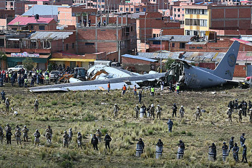 El avión militar C-130 Hércules de la Fuerza Aérea Boliviana se estrelló el pasado viernes. (Foto: AFP)