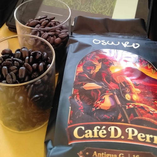 El producto se vende en variedad de nance y cereza. (Foto: Carlos Vicente/Colaborador)