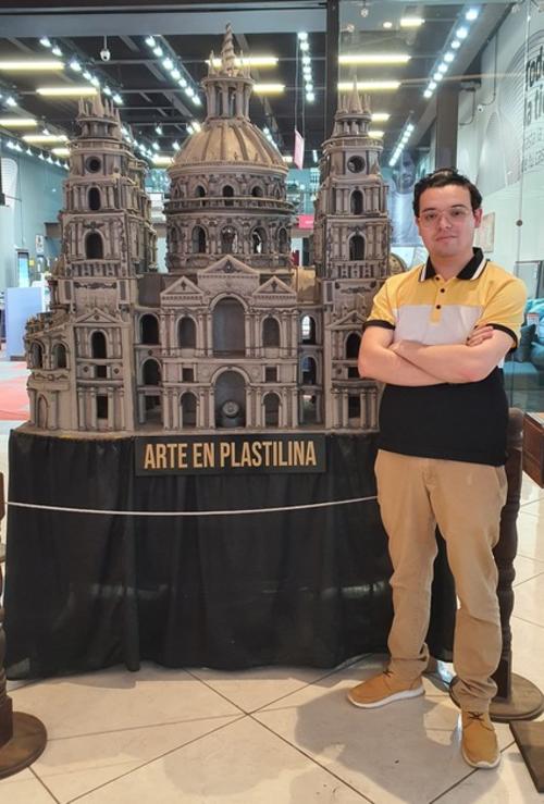 El arte en plasticina lo ha llevado a exponer en diferentes partes del mundo. (Foto: Oswaldo Cop/Colaborador)