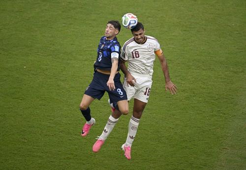 Uruguay sumó 1,182 desmarques para recibir el balón, 436 a la espalda de la defensa y 399 entre líneas. (Foto: AFP)
