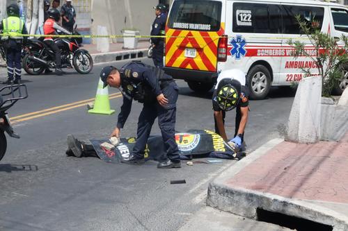 El cuerpo de la víctima quedó sobre la cinta asfáltica. (Foto: CVB)