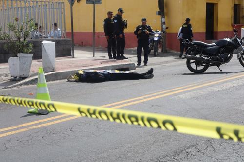 El área en donde ocurrió el ataque quedó acordonada por las autoridades. (Foto: CVB)