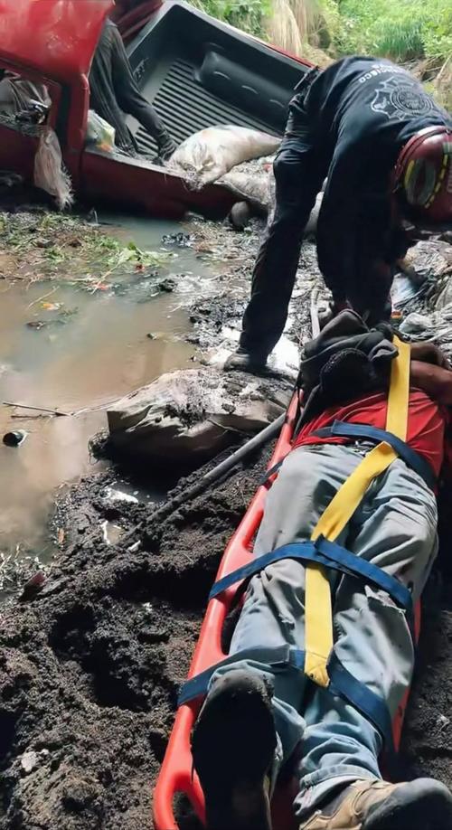 Las víctimas fueron trasladadas de emergencia a un centro asistencial. (Foto: José García/Colaborador)