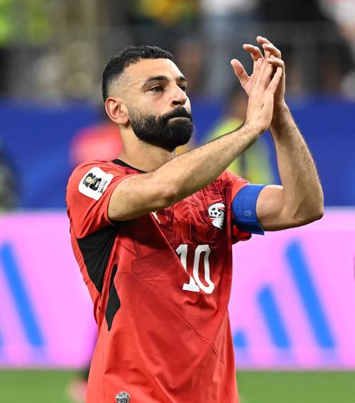 Mohamed Salah suma 54 recepciones de pases entre medios y defensas, el jugador de Egipto con mejor registro en United 2026. (Foto: AFP)