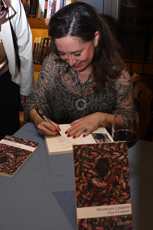 Dina Fernández, periodista, de que trata, monstruos, pájaros 3