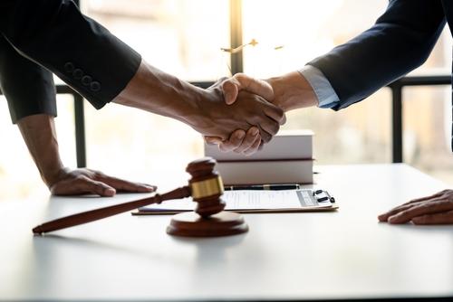 El proyecto busca agilizar las adquisiciones públicas mediante la digitalización y el fortalecimiento de la plataforma Guatecompras. (Foto ilustrativa: Shutterstock)