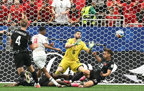 De los 3 goles de Marruecos, 2 fueron desde adentro del área penal y 1 desde afuera. (Foto: AFP)
