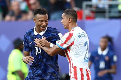 Les Bleus han cobrado 36 tiros de esquina y promedian el 54% de posesión de balón. (Foto: AFP)