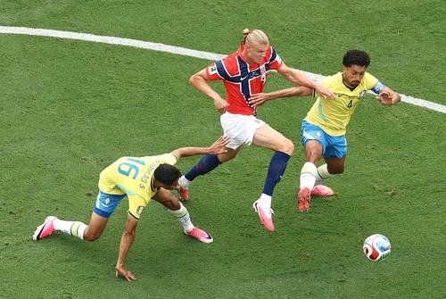 Brasil hizo 14 remates frente a Noruega, pero solamente 4 a puerta. (Foto: AFP)