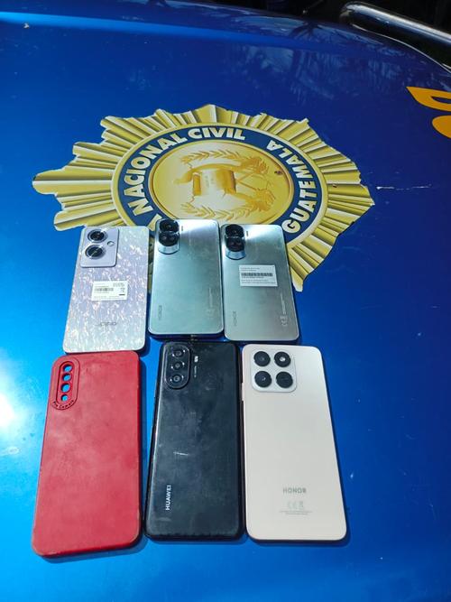 Los teléfonos confiscados servirán como evidencia de las investigaciones en curso. (Foto: PNC)